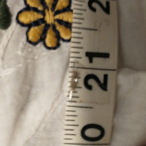 Gaovot woman's size M cotton blend top w balloon sleeves, ruching,embroidery NWT - Picture 9 of 11